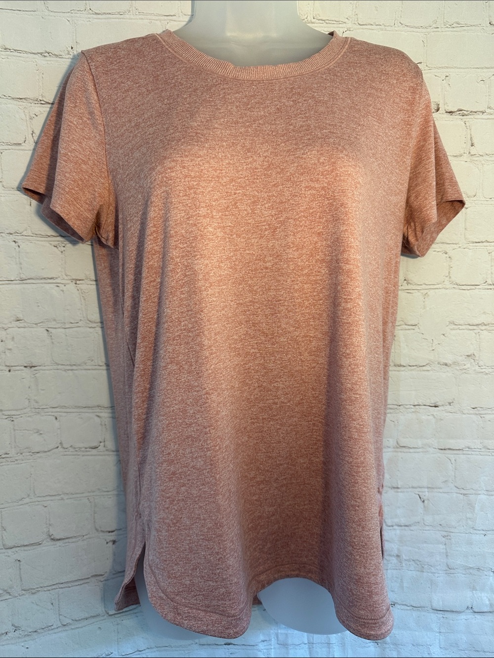 Athleta Everyday Crewneck Tee with rounded vent hem- Dusty Rose size M